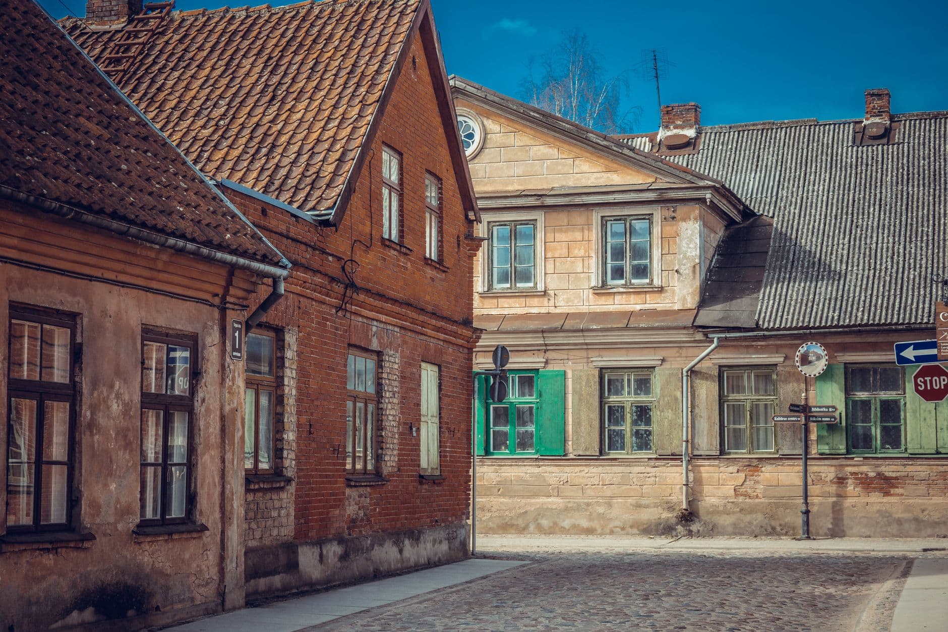Cover image for Planning a Historic-District Visit Without Overloading the Day