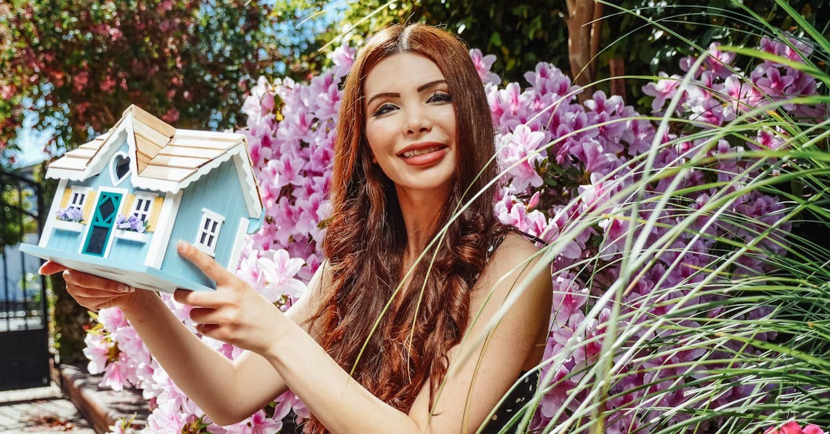 Cover image for Transform Your Career: The Ultimate Insider's Guide to Thriving in a Modeling Agency